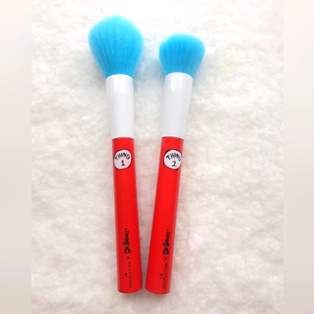 💥HOST PICK💥🎉LIMITED EDITION🎉Revolution x Dr. Sesuss Face Brush Duo Set!